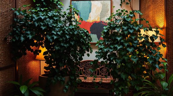 Découvrez comment intégrer du lierre artificiel pour un décor naturel